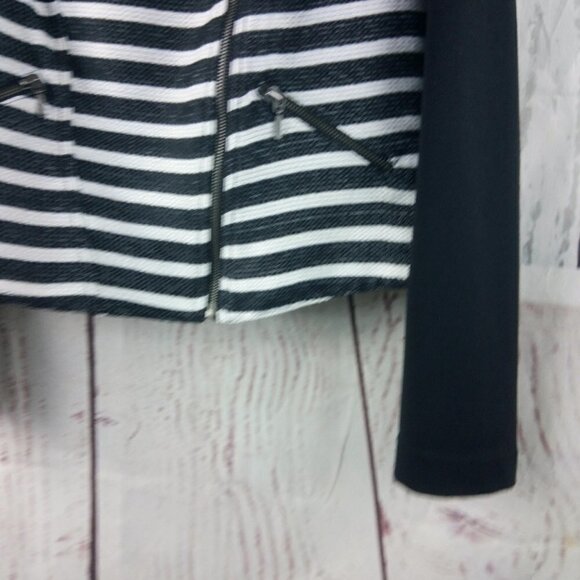 Maurices Women's Size M Black White Striped Front Zippered Blazer Jacket - Picture 4 of 11